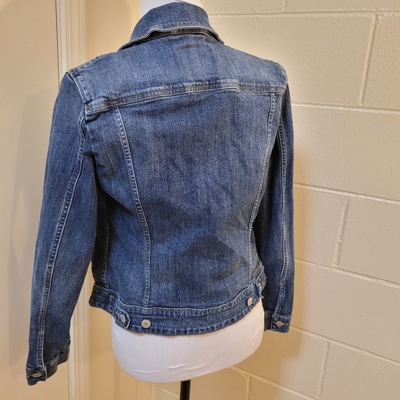 EUC Levi's Jean Jacket - Picture 4 of 6